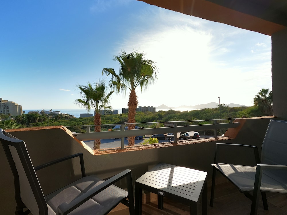 Sunrock Hotel and Suites