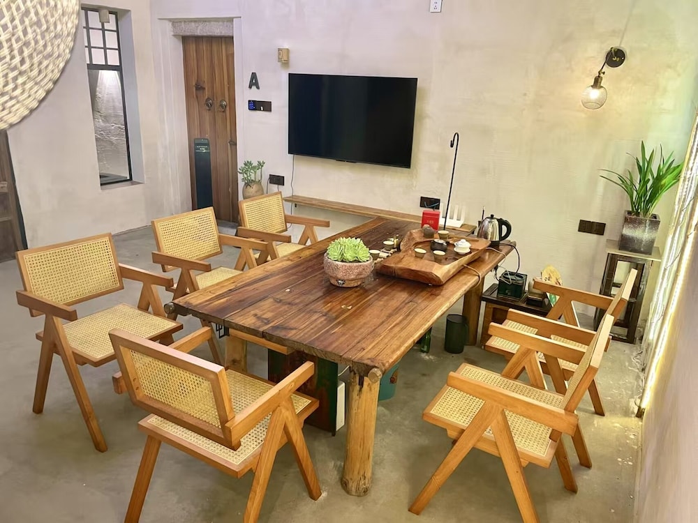 Serenity Courtyard Hotel