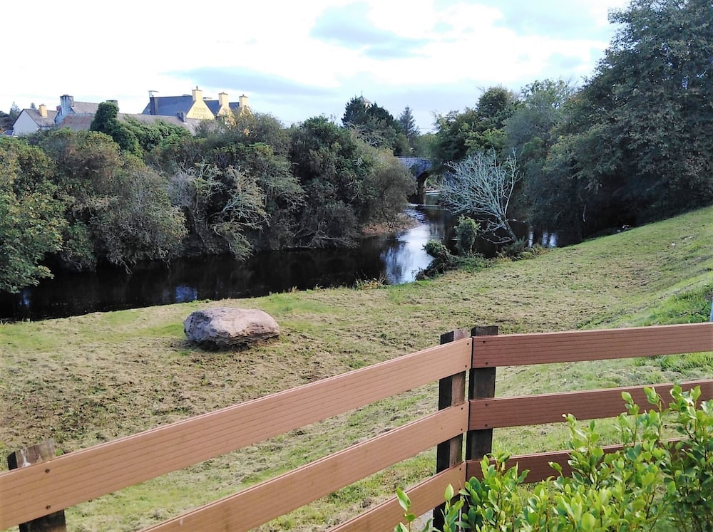 Lovely Home Just a 2 Minute Walk From Sneem Village
