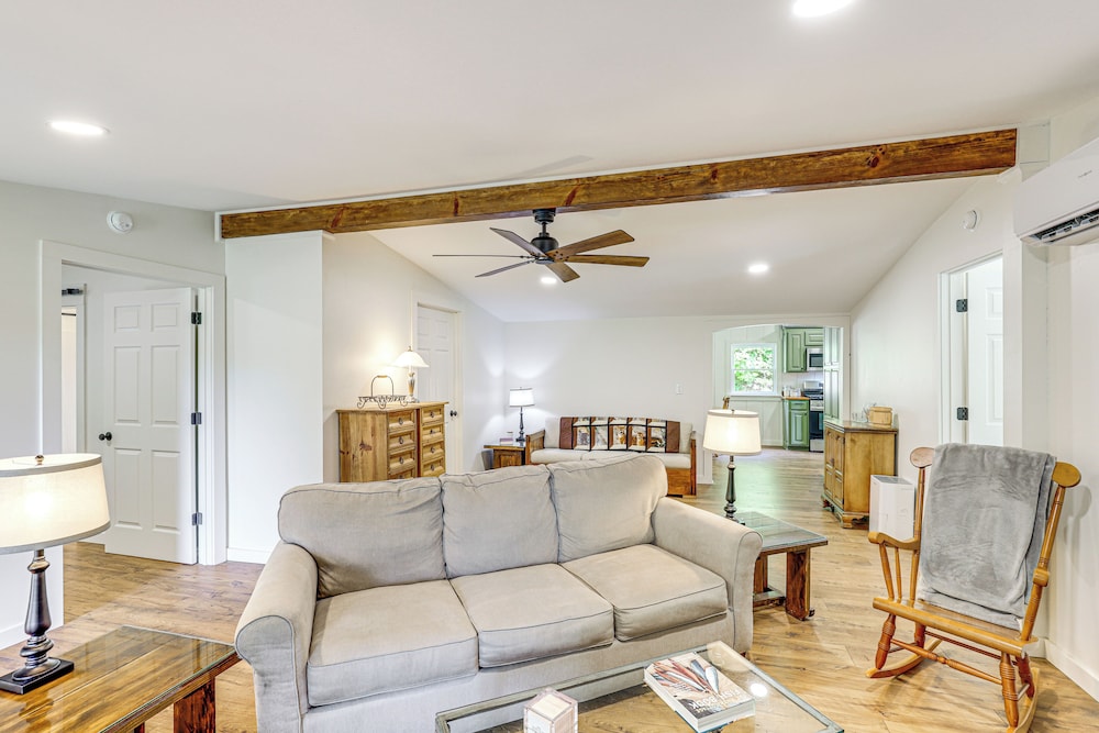 On-site Pond & Creek: Serene Cabin by Caesars Head