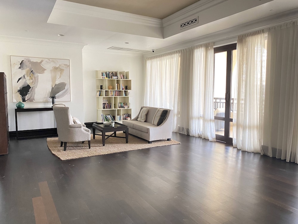 Lux BnB I Souk Al Bahar I Burj Khalifa Views
