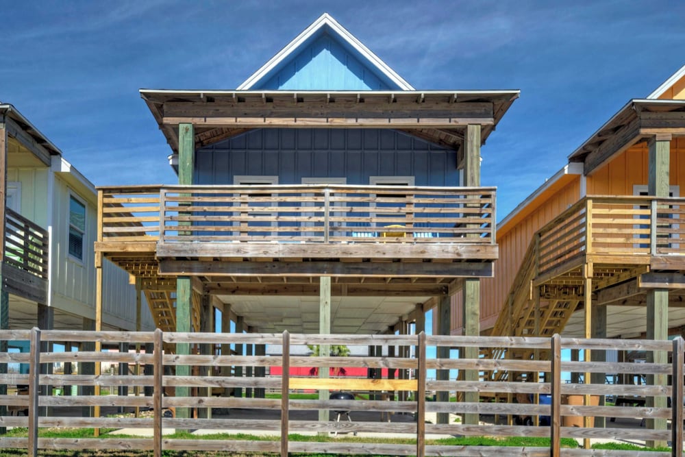 2 Homes, Sleeps 16, Shared Pool+boat Dock Laguna Village Serenity by Avantstay