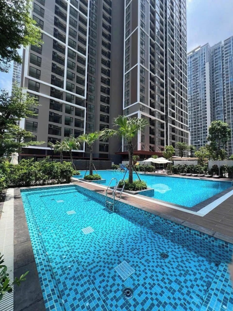 Luxhomes TC1 Canopy Vinhomes Smart City