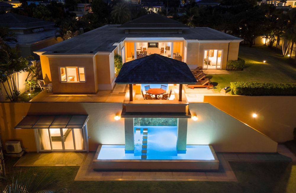 Sunset View Luxury Pool Villa