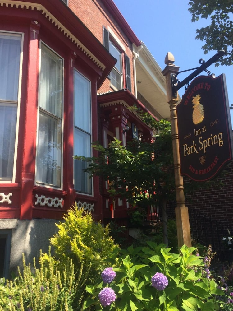 Portland Vacations - Inn at Park Spring - Property Image 2