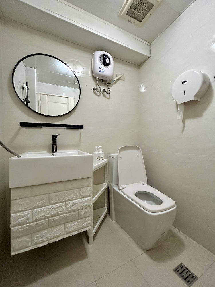 Ximen Triple Tiger Hostel