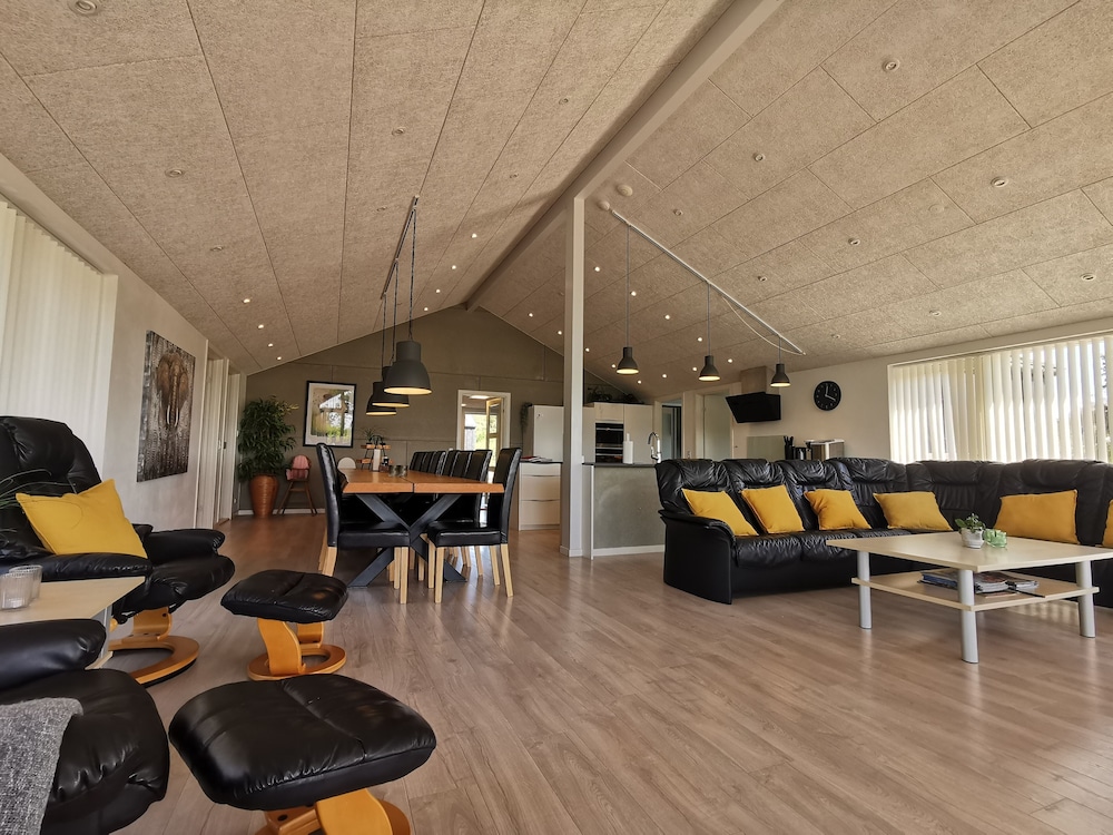 Panoramic Views and Luxurious Comfort on Læsø Island