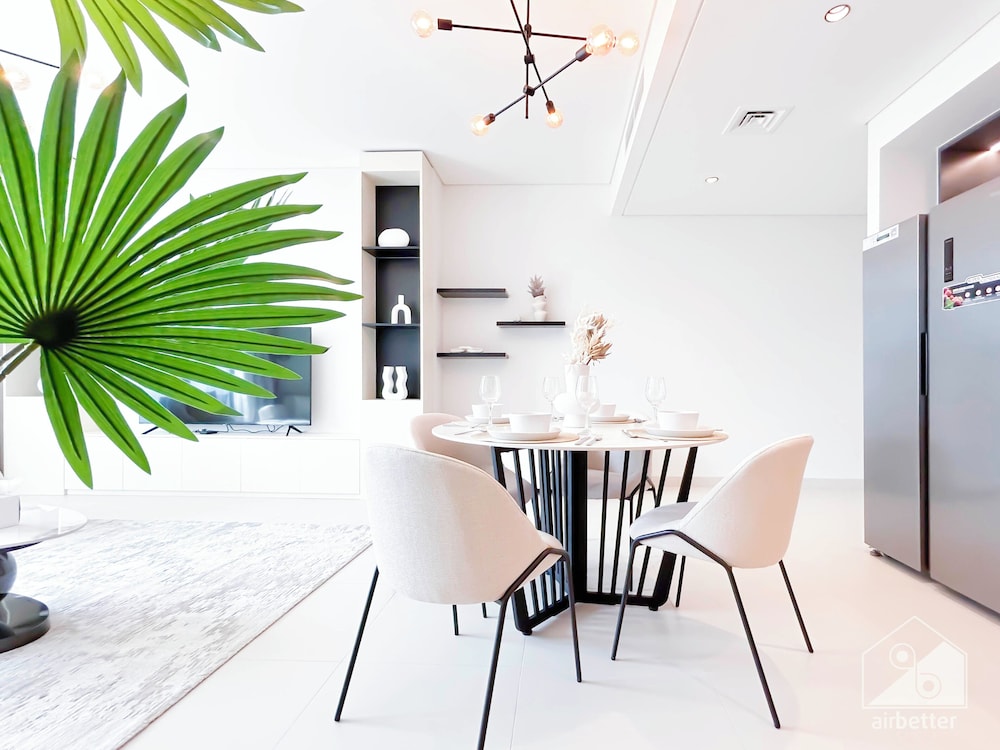 Luxurious 2B Apartment at Burj Crown Downtown