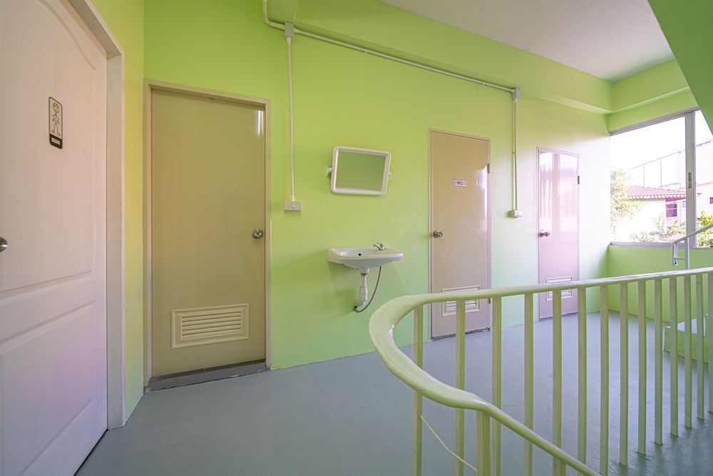 UrbanNest Hostel