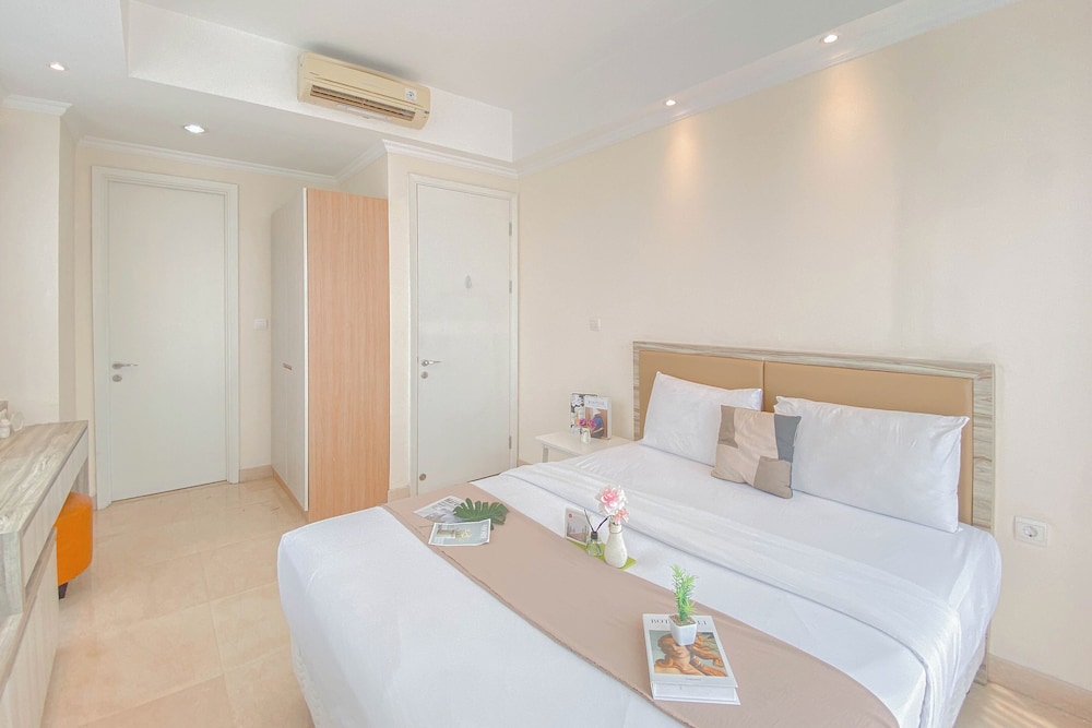 Stunning and Comfy 2BR Apartment at Menteng Park