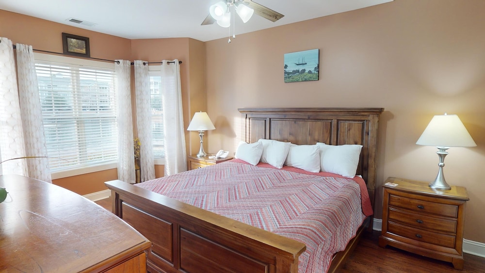 Magnolia Pointe Luster Leaf 4837-102 3 Bedroom Condo