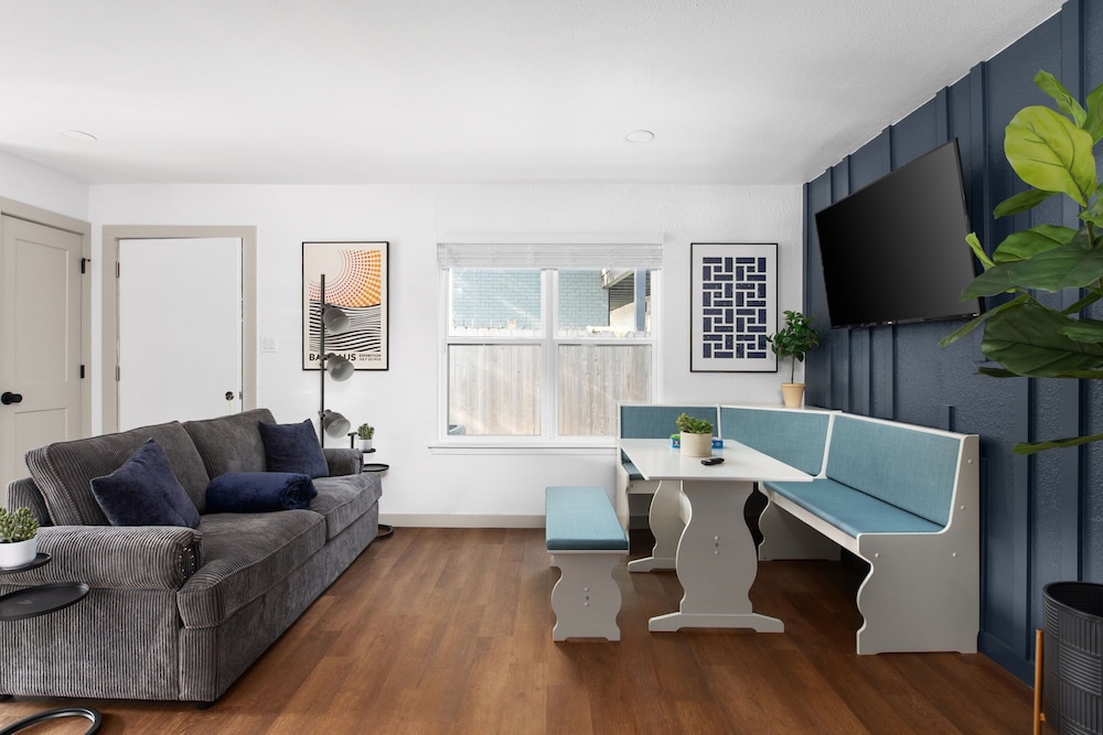 Posh & Serene 2BR w Private Patio