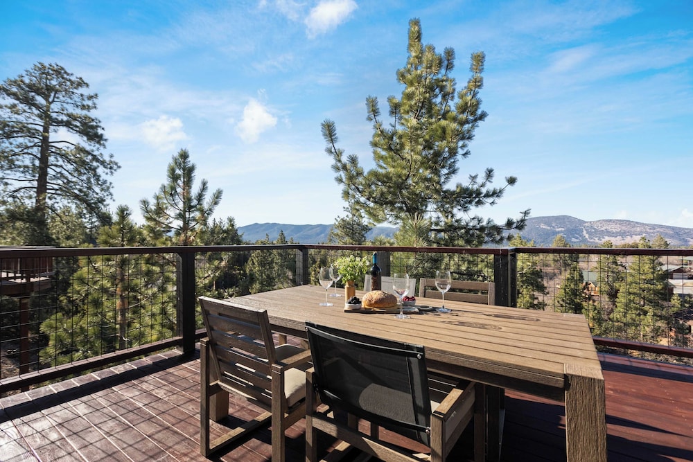 Modern Lodge Near Lake, Village, & Snow Summit Game Room, Decks, Firepit, Views