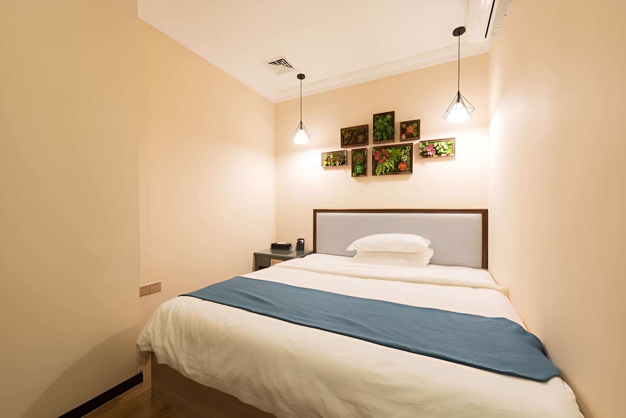 Huiyin Fashion Hotel