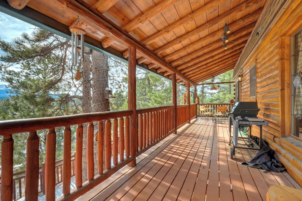 Log Lodge