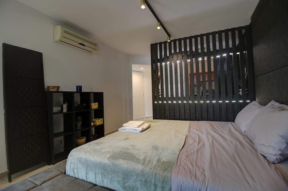 Villa Elias 3BR with Jacuzzi & Pool