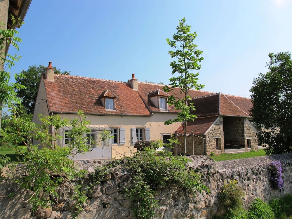 Luxurious Farmhouse in Braize view 2