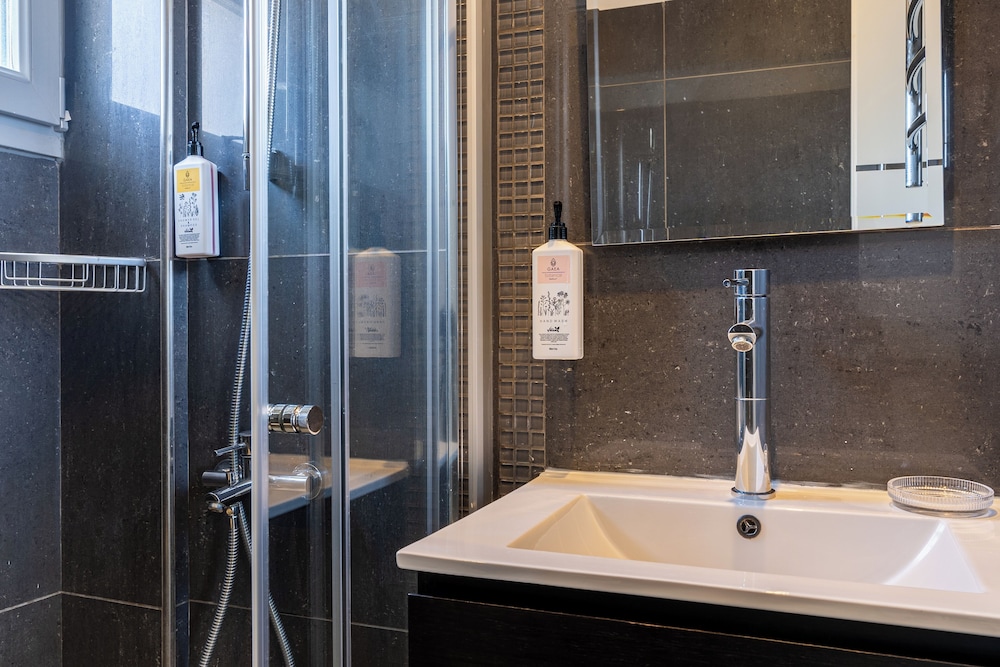 Local Host Living - Signature Apartments in Nicosia