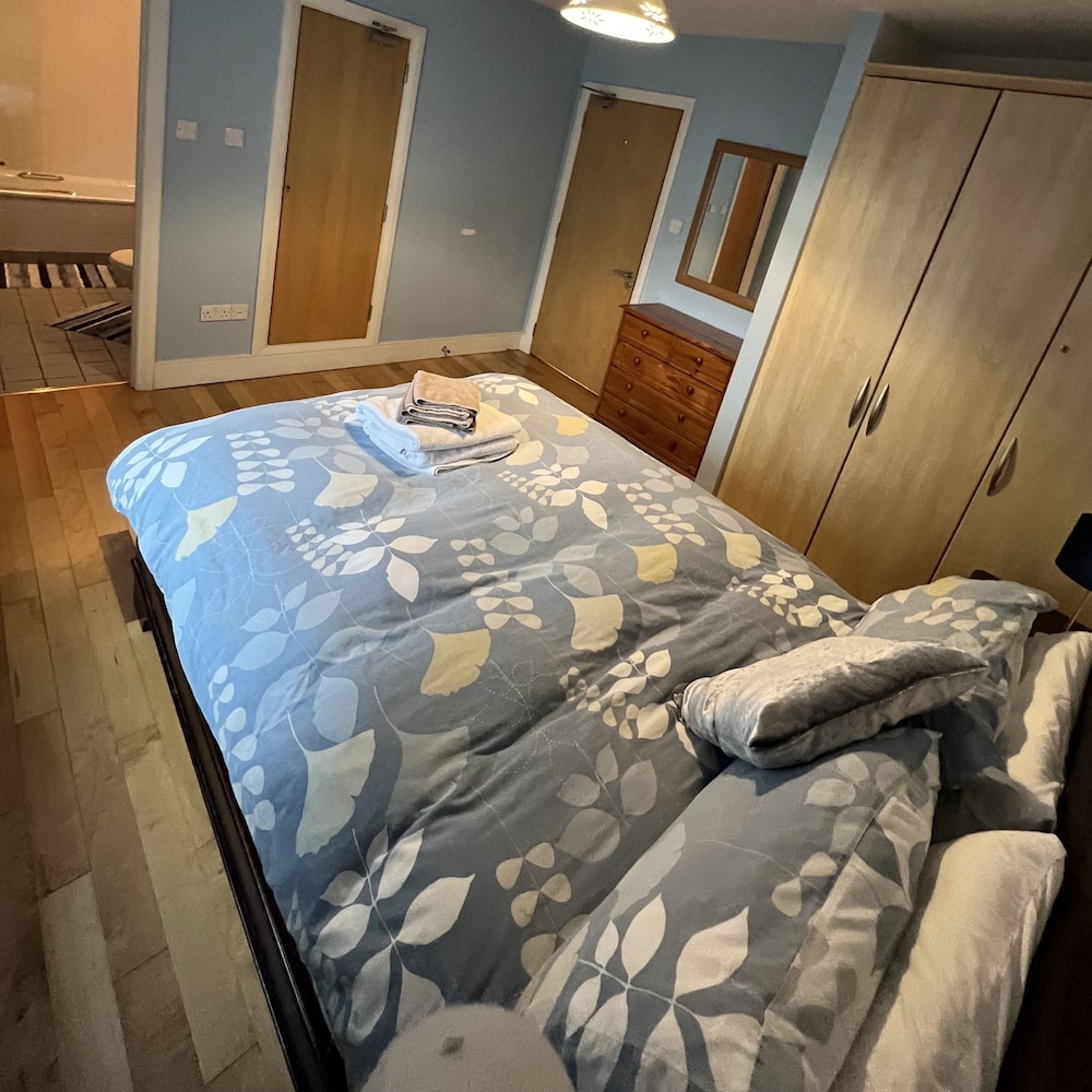 3 Bedroom Harbour View Apartment in Kinsale