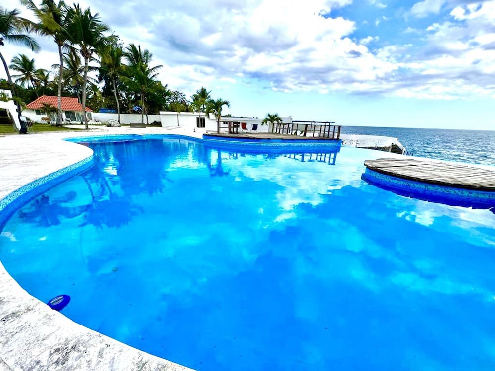 ON THE Cliff IN THE Caribbean SEA - Villa Maura