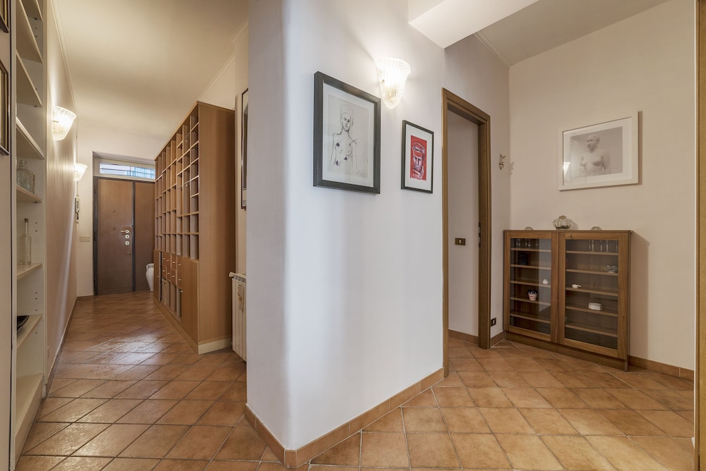 San Lorenzo Roomy Apartment