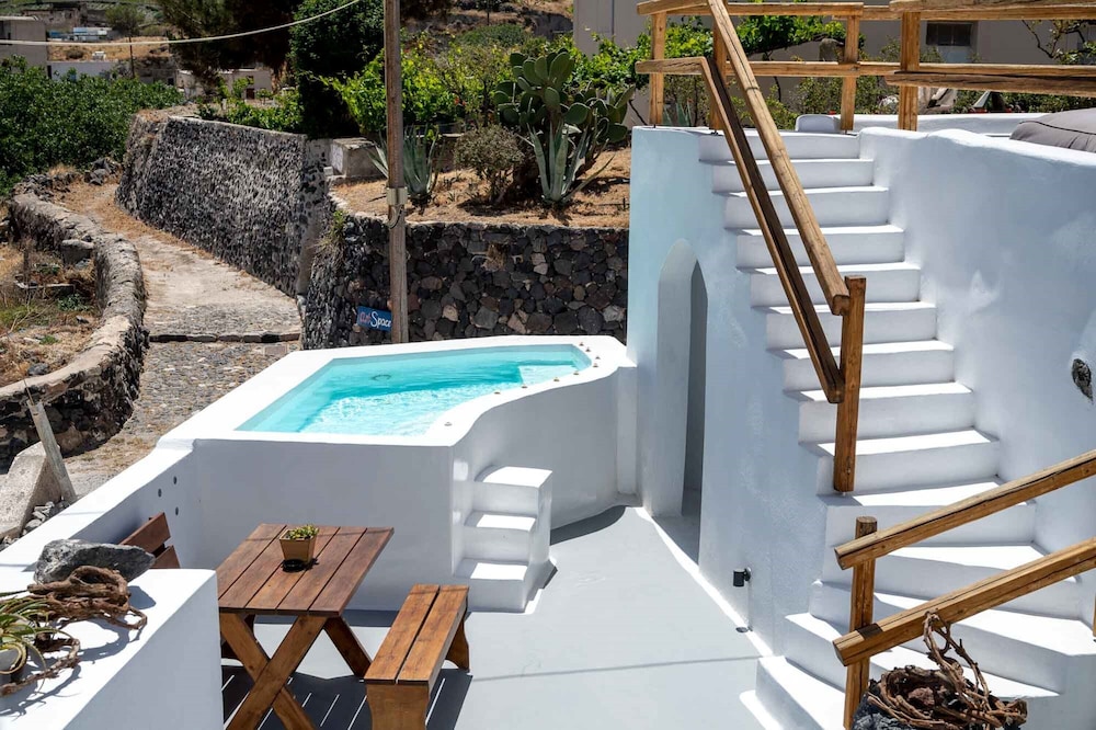 Karpimo Suites