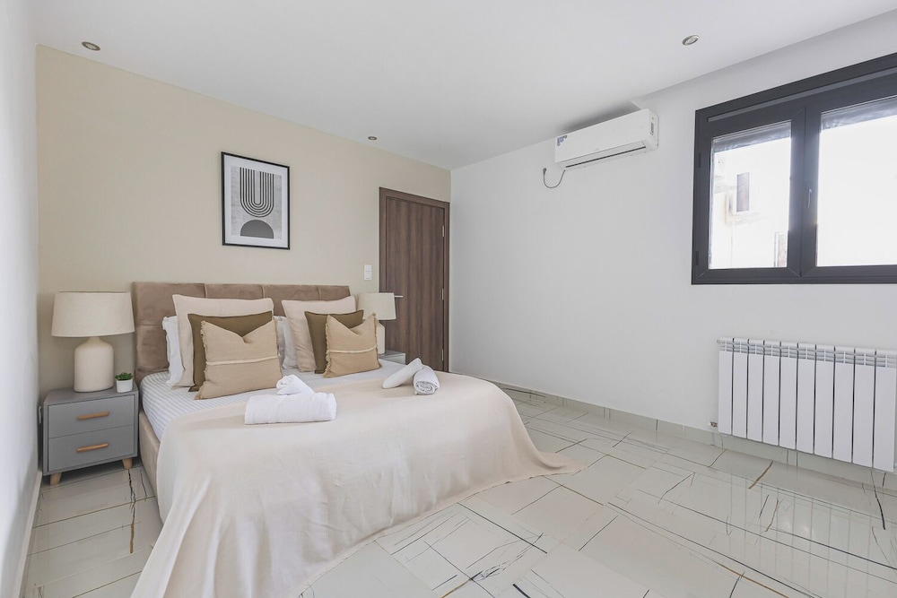 Appartement de 3 pieces a Birkhadem