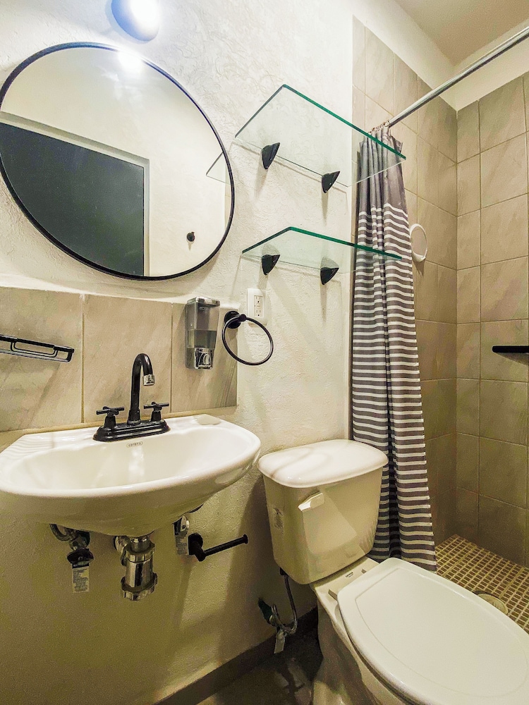 Acapulco Penthouse with 2 Bedrooms Pool