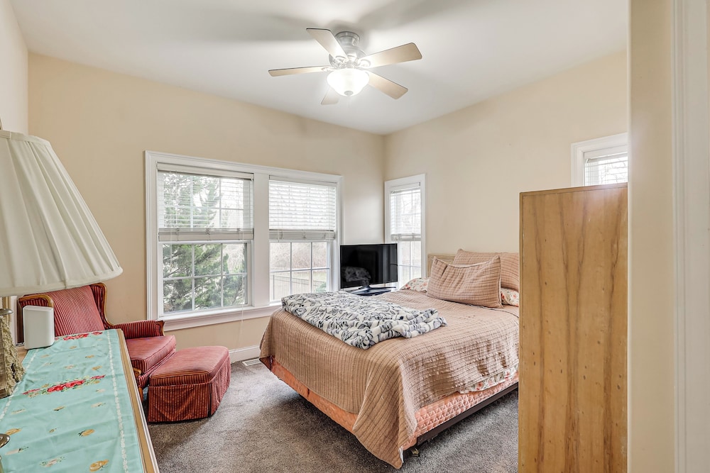 3 Mi to Shore: Spacious Gem w/ Yard in Cape May
