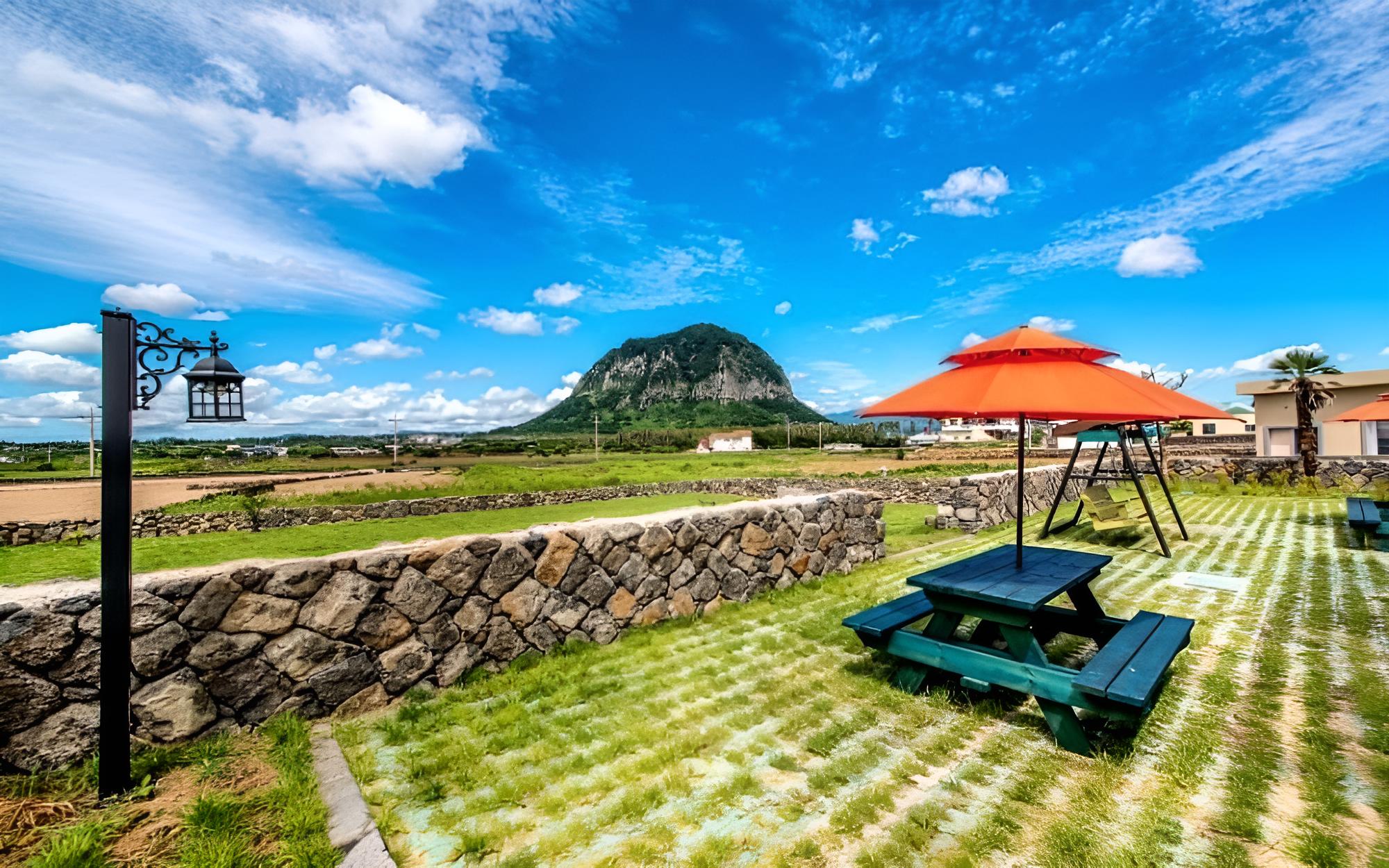 Seogwipo Jadam House Pension view 2
