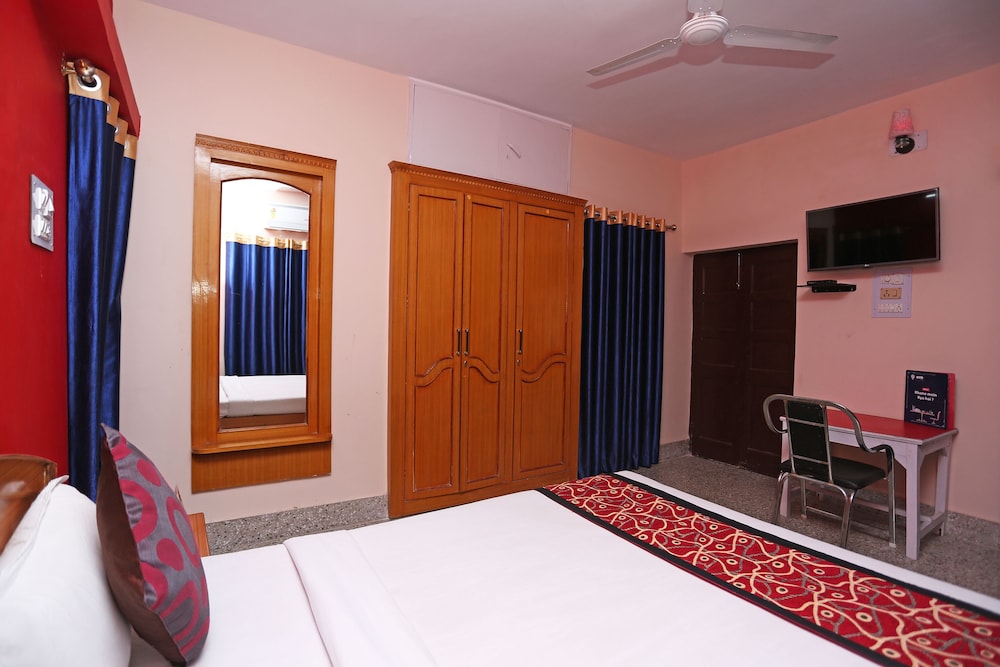 OYO 10994 Hotel Luxury INN - Property Image 17