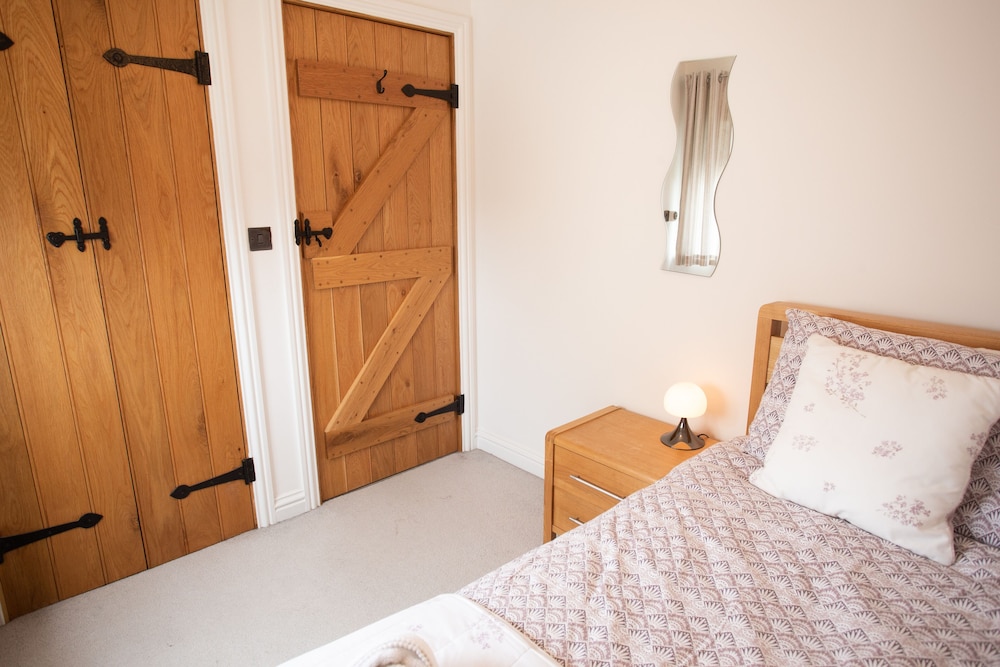 Lovely 3-bed Cottage in the Quiet Hamlet of Horeb view 4