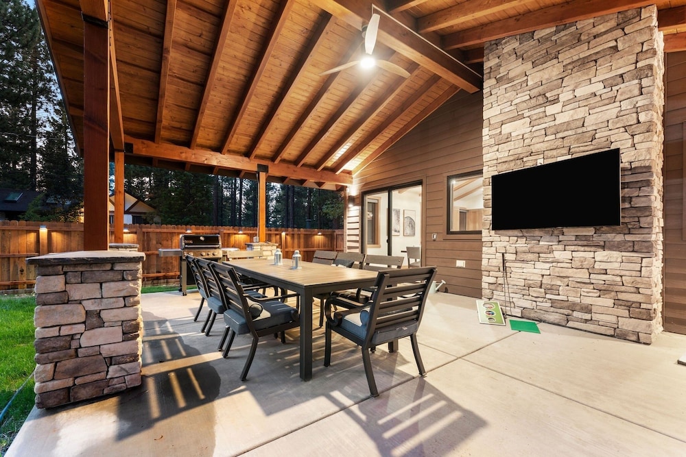 34 - The Maple Crest 5 Bedroom Home