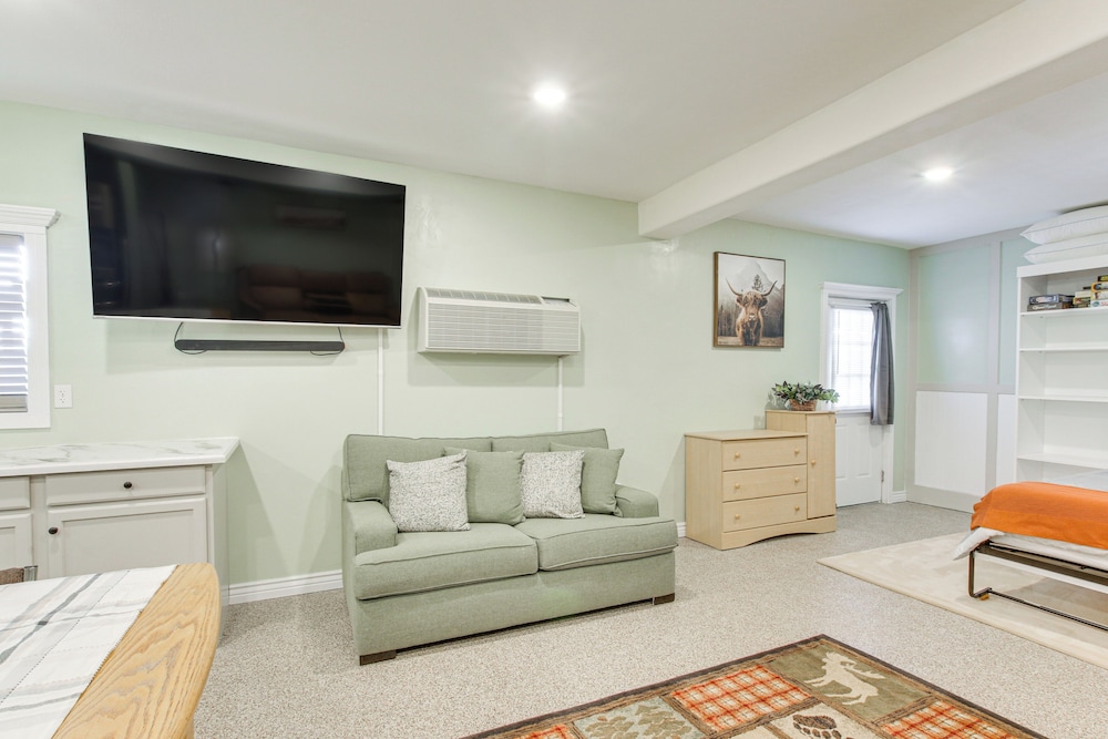 1 Mi to Box Elder County Fairgrounds: Cozy Studio