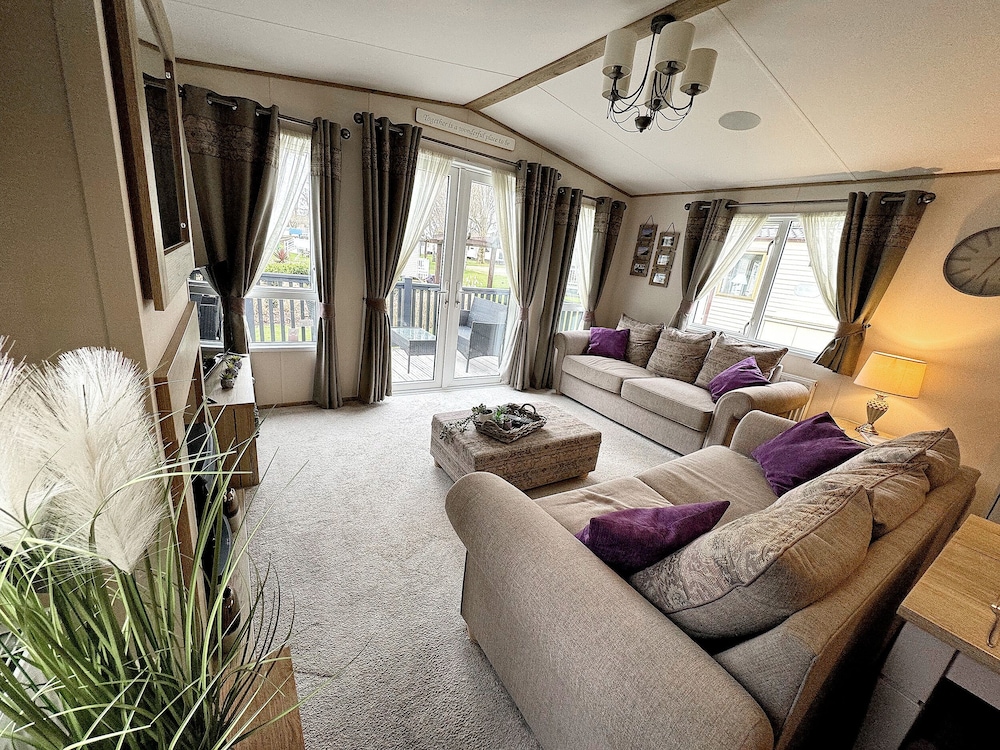 Hopton Lodge Retreat