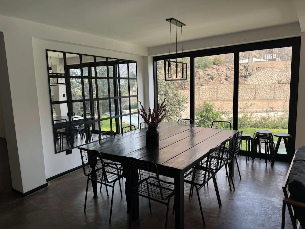 w Elegant 7BR Home w Pool in Santa Eualia