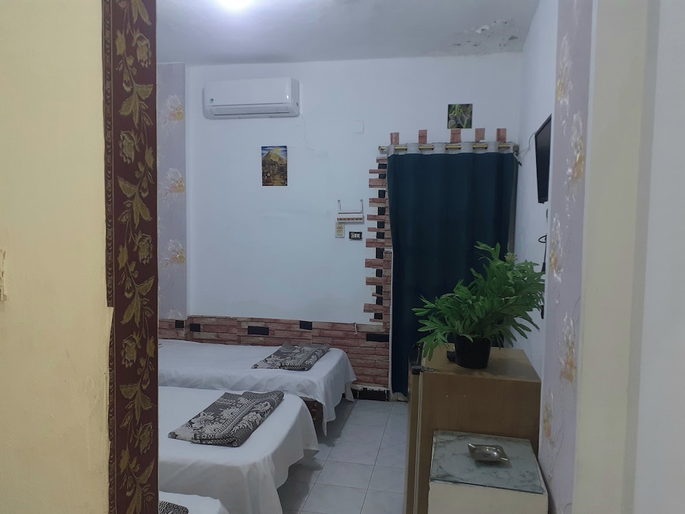 Four Seasons Hostel