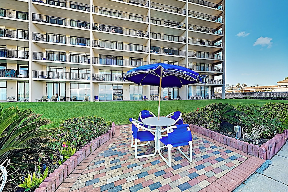 Gulf-front 2BR w/ Resort Amenities, Beach Access