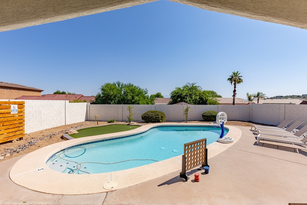 Western Hills-private Pool-putting Green-games & More!
