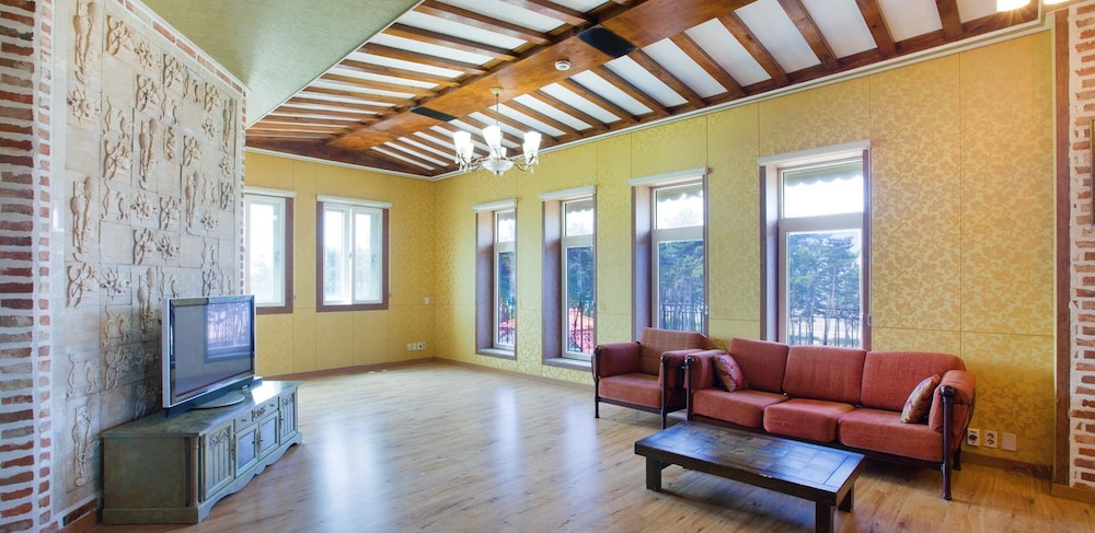 Pool Villa Linderburg
