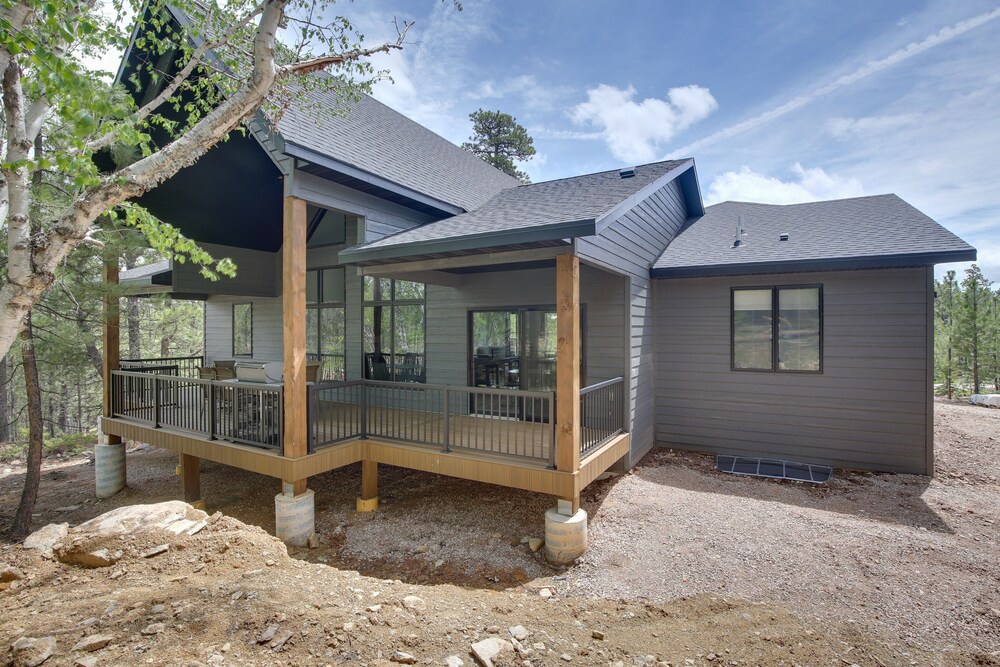 Luxurious Lead Vacation Rental w/ Private Hot Tub! view 3