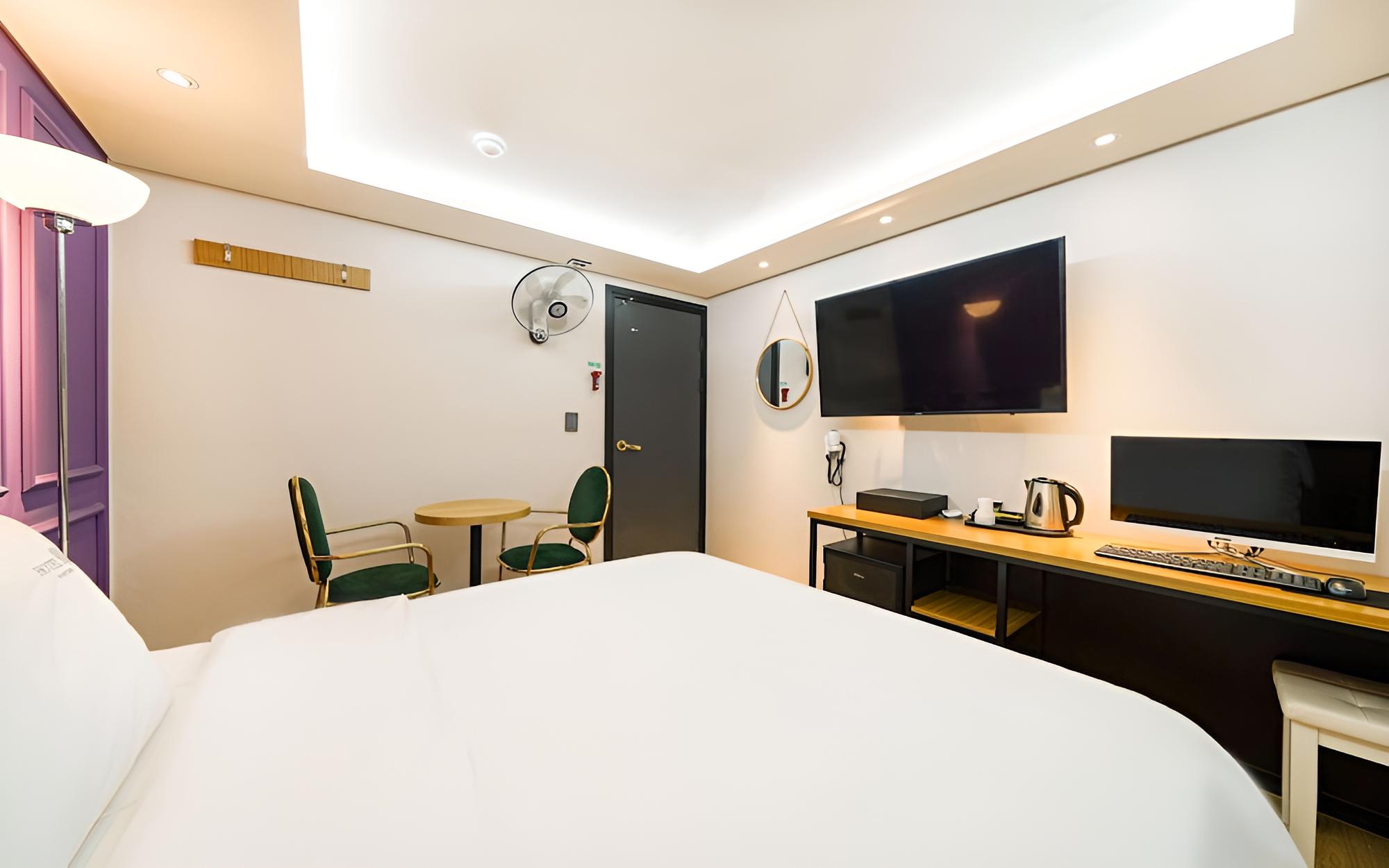 Busan Jaesongdong Hotel ro view 3