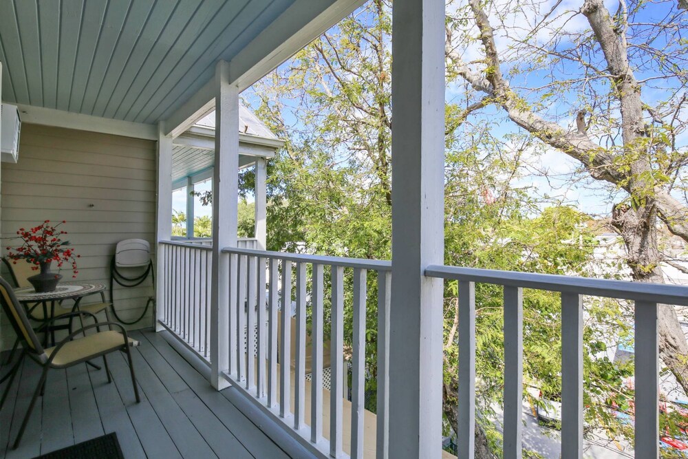 Duval Sea Turtle by Avantstay Great Location Close to Shops Shared Pool