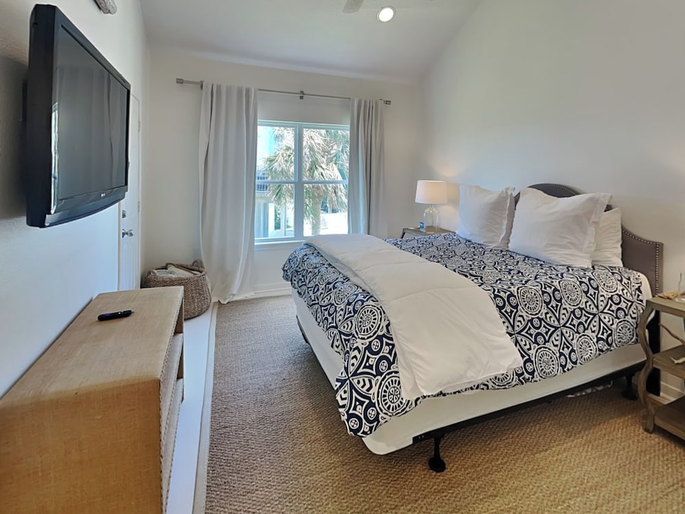 Papa's Paradise by Ryson Vacation Rentals