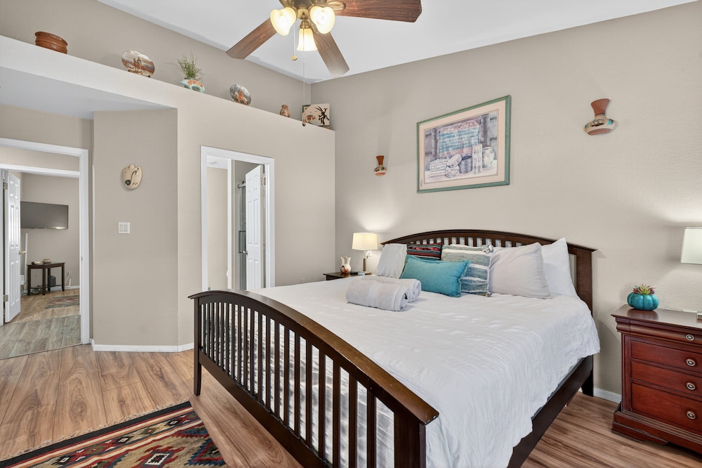 Tempe Oasis With Fire Pit & Bbq Lounge 2 Bedroom Home