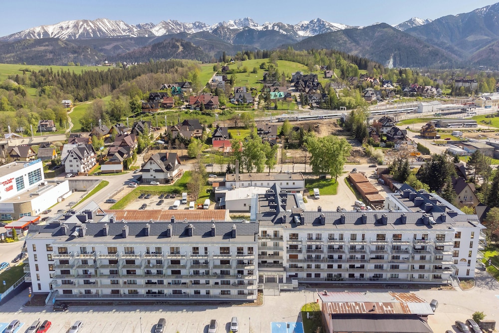 Szymony Apartment by Renters Prestige