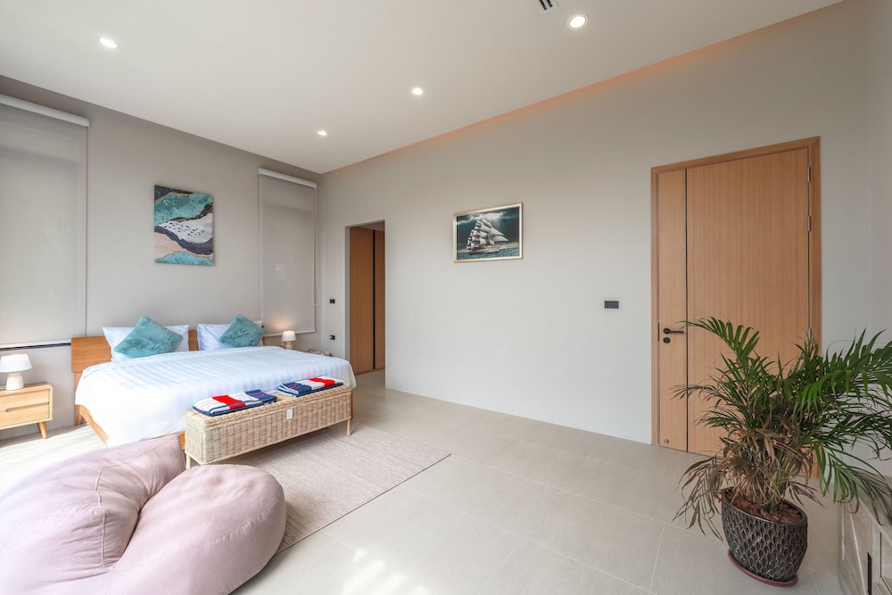 Modern 2-Level Pool Villa Long One A5