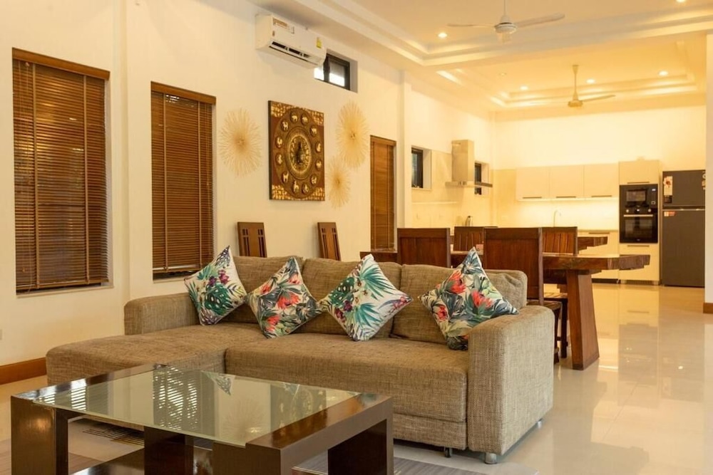 Private Villa Jacuzzi Great Area V170