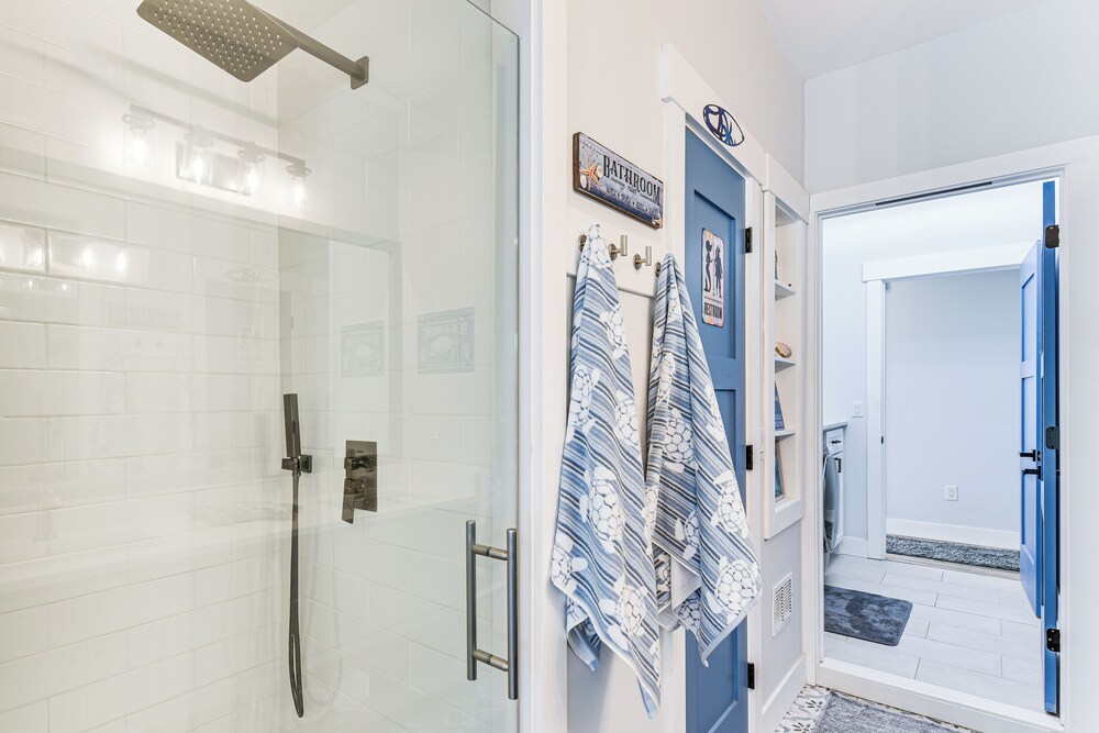 Tranquility & Nearby Beach Access: Private Oasis