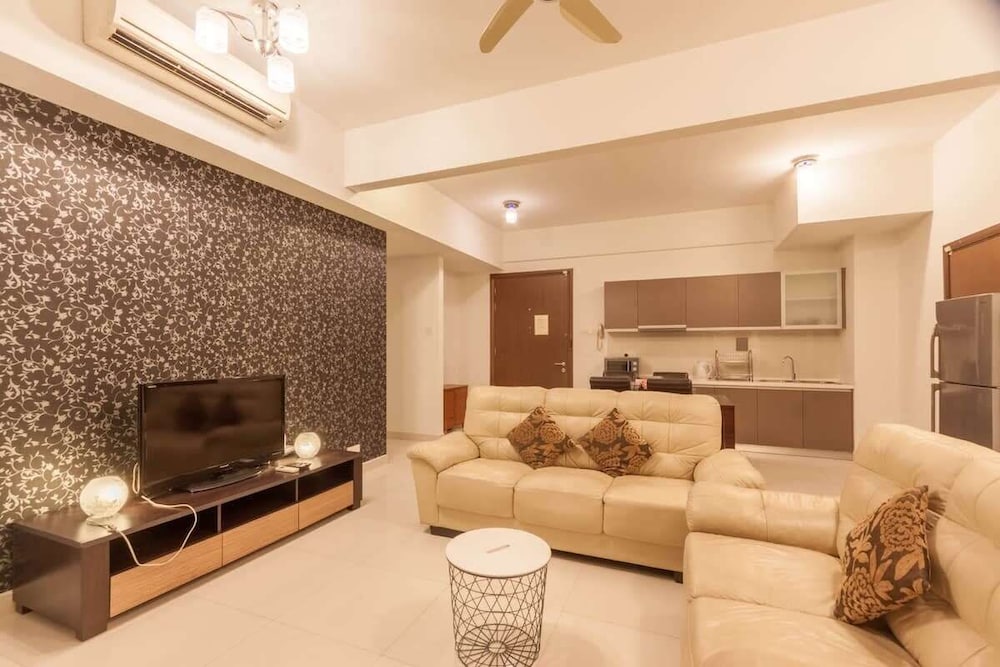 NaiBnB @ Regalia Residence